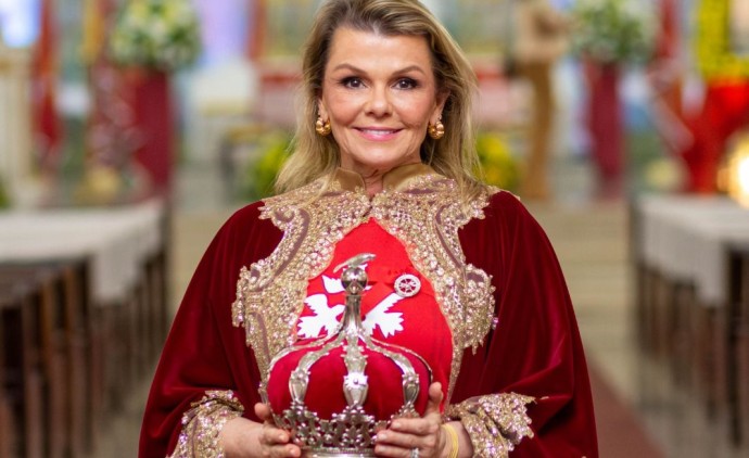 Cibelle Borjikian é coroada Imperatriz da tradicional festa Senhor Bom Jesus de Cuiabá