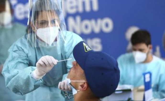 Ministro da Saúde anuncia programa nacional de testagem para covid-19