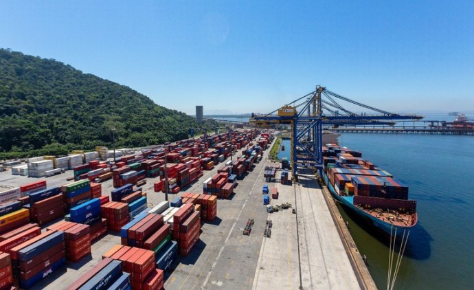 Brasil registra superávit de US$ 2 bilhões na balança comercial da 4ª semana de março