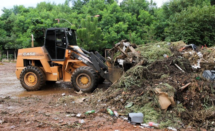 Prefeitura de Várzea Grande remove mais de 2 milhões de toneladas de entulhos em ação de limpeza