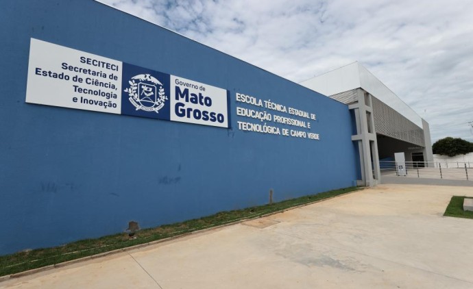 Governador inaugura Escola Técnica, assina convênios e lança apartamentos do programa SER Família Habitação em Campo Verde