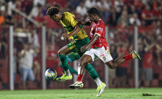 Time mato-grossense sofre derrota para o time goiano em jogo de ida pela semifinal da Copa Verde