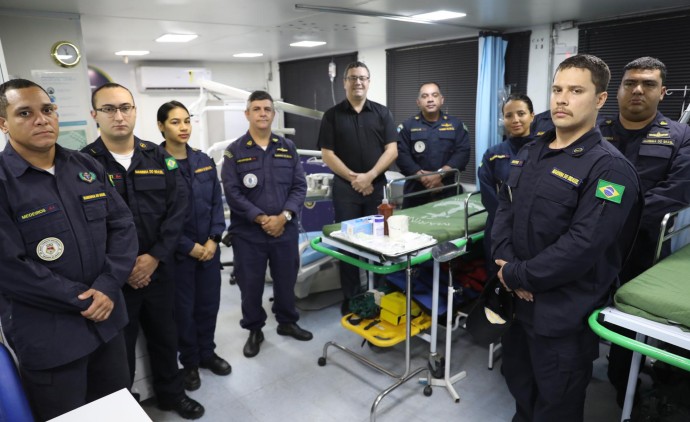 Secretaria Municipal de Saúde realiza doação de medicamentos e insumos para Navio de Assistência Hospitalar da Marinha