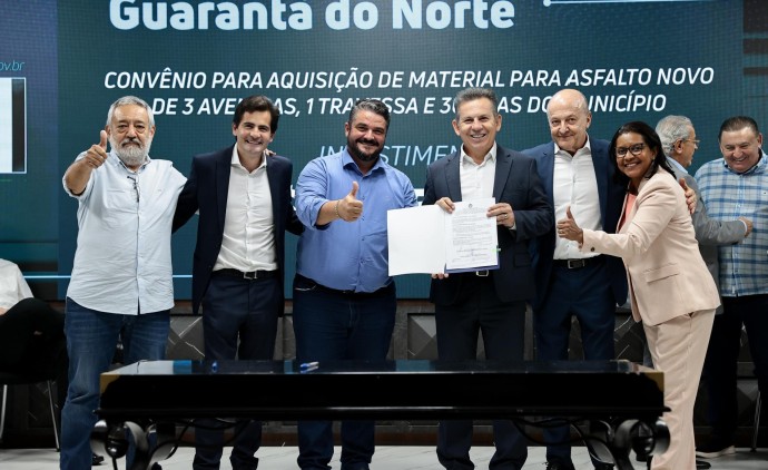 Prefeitos celebram convênios para asfalto urbano: “saímos de 30% para 100% asfaltado