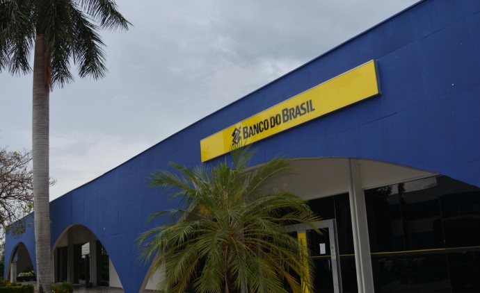 Governo de MT paga salários dos servidores estaduais nesta quarta-feira (29)