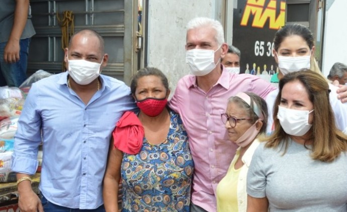 Boa Ação é Doação: Catadores de materiais recicláveis recebem cestas básicas arrecadadas durante campanha