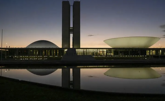 CAMPANHA ELEITORAL PAGA COM DINHEIRO PÚBLICO STF decide por manter fundo eleitoral no valor de R$ 4,9 bilhões