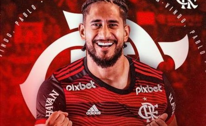 Flamengo anuncia contratação do zagueiro Pablo