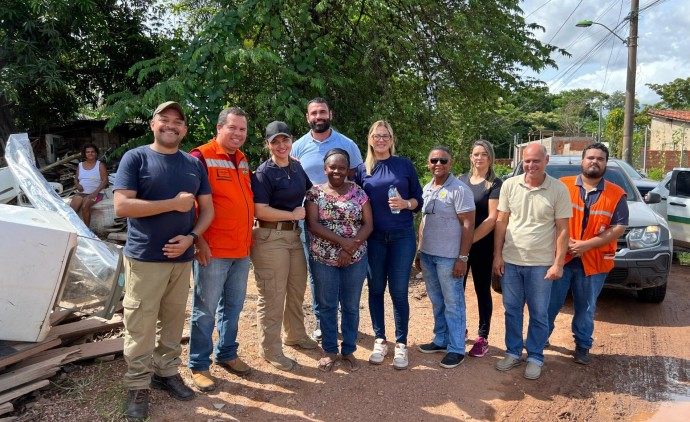 Prefeitura entrega cestas básicas e kits dormitório às famílias afetadas pelas chuvas