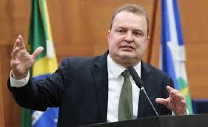 Max defende voto secreto e garante que AL acompanhará atuação de mercadinhos nos presídios