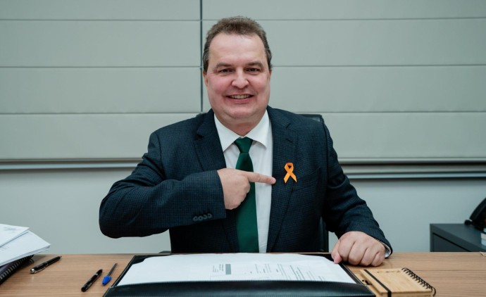 Max Russi transforma o Abril Laranja em política pública permanente no combate à crueldade animal em Mato Grosso