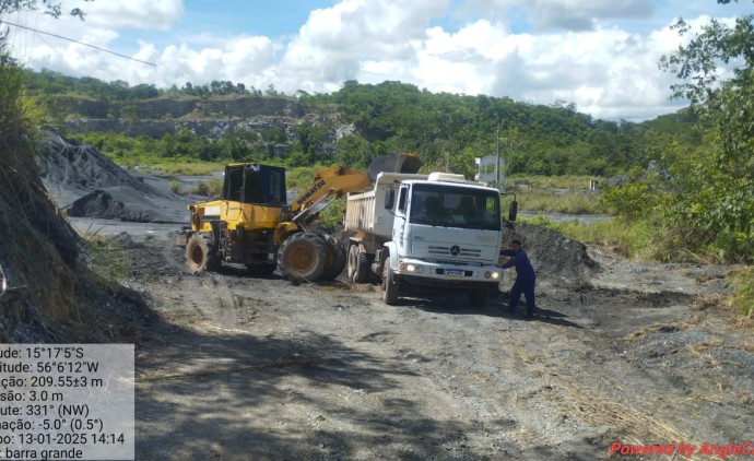 Prefeitura de Cuiabá intensifica serviços de patrolamento após período chuvoso
