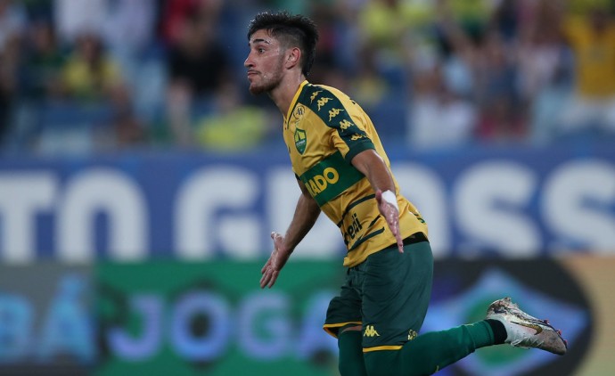 Pedrinho é afastado do Cuiabá após brigas com colegas de time