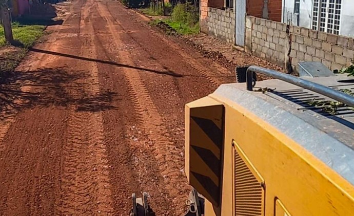 Prefeitura de Várzea Grande intensifica serviços de patrolamento no Engordador e Colinas Verdejantes