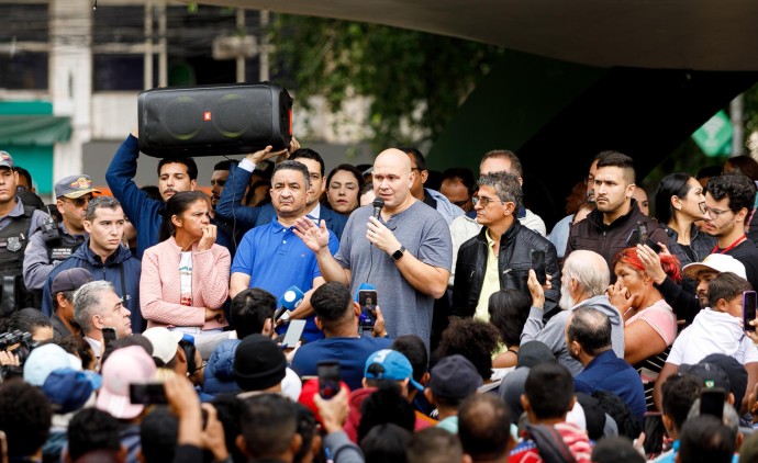 Prefeito apresenta plano de ação para moradores do Contorno Leste
