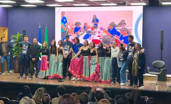Seduc alinha com servidores ações da Educação em Tempo Integral na rede estadual