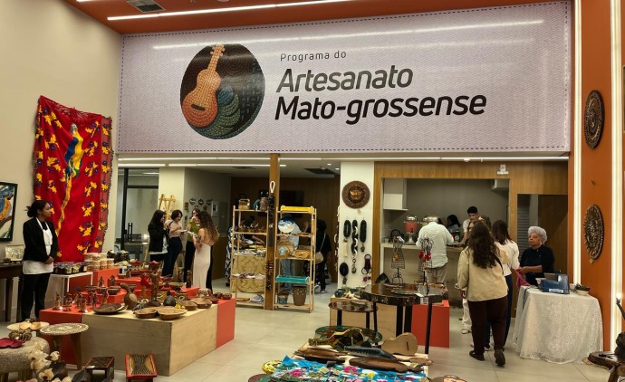 Artesãos de 14 cidades de MT ganham espaço gratuito para expor e vender suas peças em Cuiabá