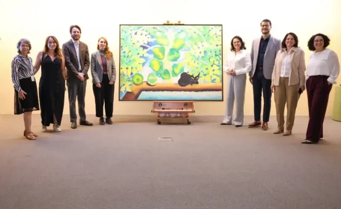 Sebrae/MT doa obra de Gervane de Paula ao Museu Nacional da República