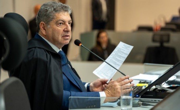 Municípios devem designar servidores efetivos para funções relativas à Lei de Licitações e Contratos, aponta TCE-MT