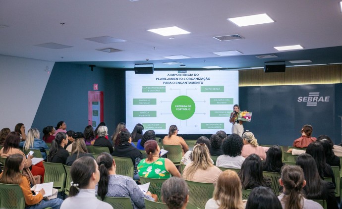 Coordenadores de escolas de Cuiabá são capacitados em documentação pedagógica