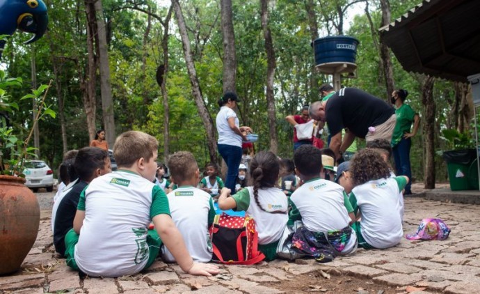 Alunos de escola municipal visitam Horto Florestal