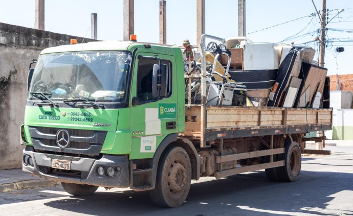 Operação Cata-Treco percorre 20 bairros de Cuiabá esta semana