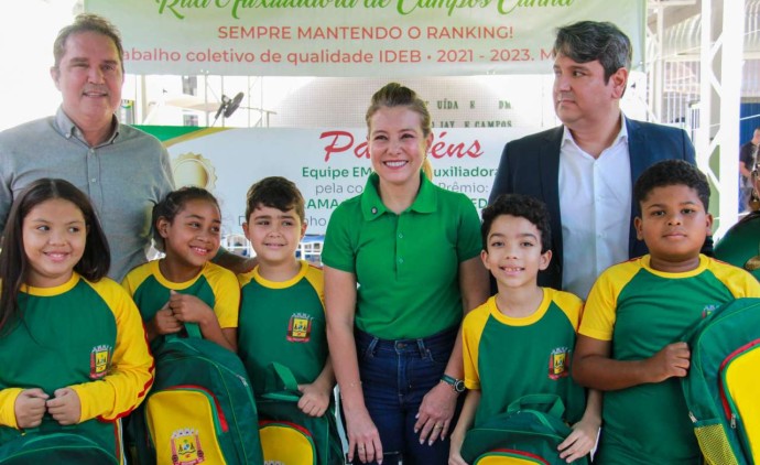 Várzea Grande entregam novos uniformes para alunos da rede municipal