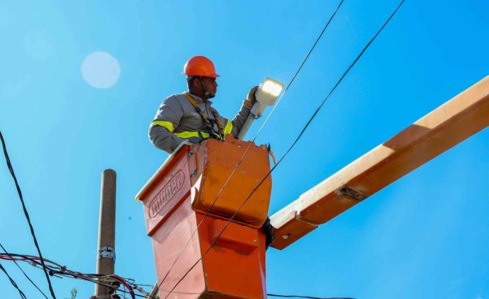 Várzea Grande fica mais iluminada e segura com ações da Prefeitura em toda a cidade