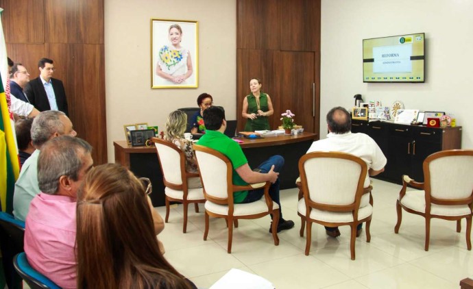 Prefeitura de Várzea Grande esclarece dúvidas dos vereadores sobre fusão de secretarias