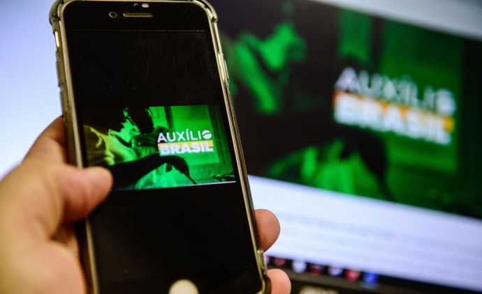 Auxílio Brasil é pago hoje a beneficiários com NIS final 2