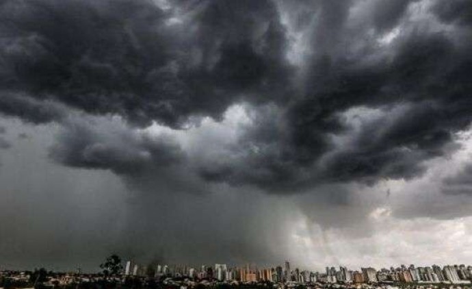 Cuiabá se prepara para tempestades com ventos de até 60 km/h, diz bombeiros