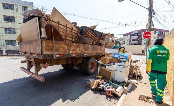 Operação Cata-Treco vai atender 12 bairros de Cuiabá nesta semana