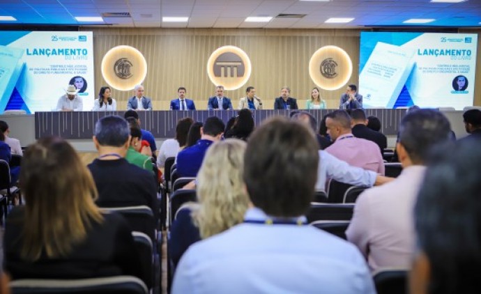 Auditor do TCE-MT lança livro sobre controle não judicial e direito à saúde
