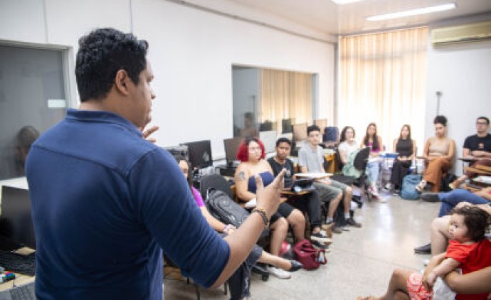 ALMT divulga Prêmio de Jornalismo nas universidades e incentiva novos talentos