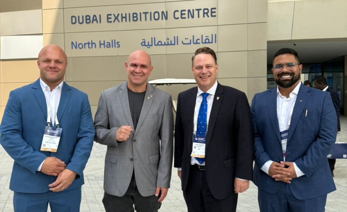 Prefeito fortalece laços com empresários dos Emirados Árabes em visita a Dubai