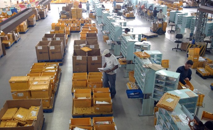 Leilão de mais de 40 mil itens esquecidos nos Correios ocorre hoje
