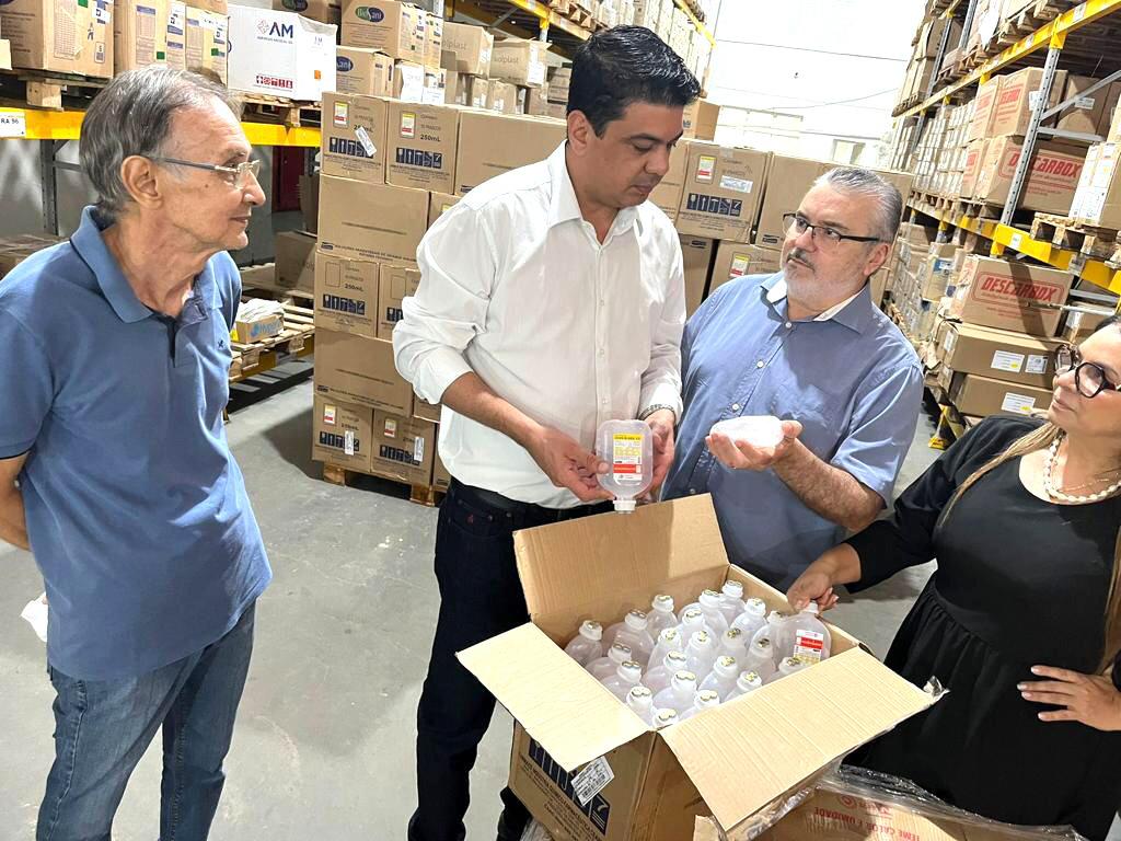 Saúde MT KALIL RECEBE CARRETAS DE SORO, MEDICAMENTOS E INSUMOS PARA A SAÚDE