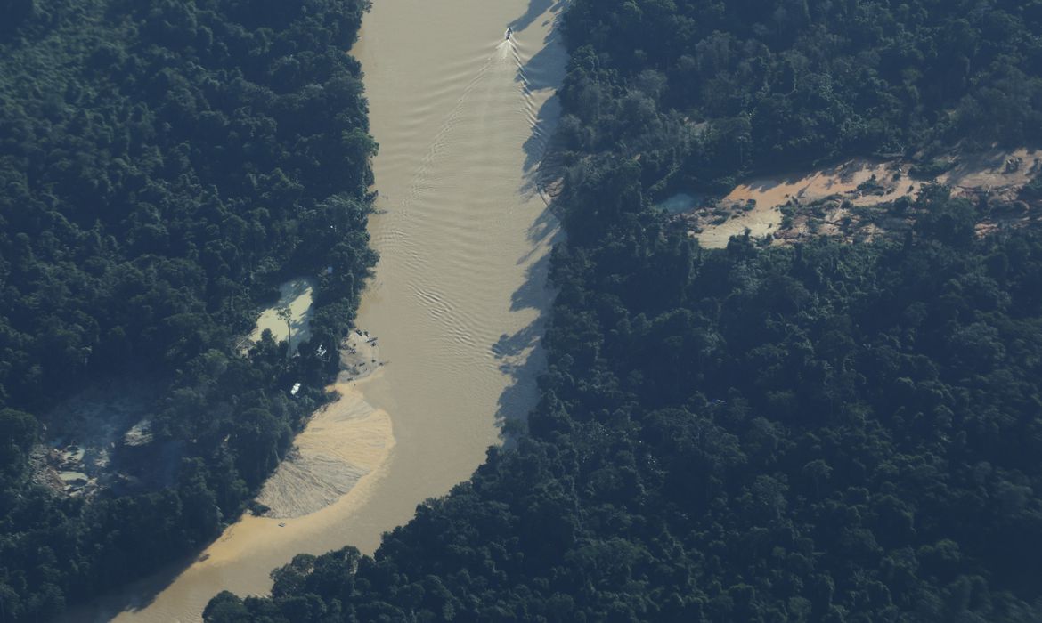 Segurança MT Base federal em aldeia indígena é alvo de ataque