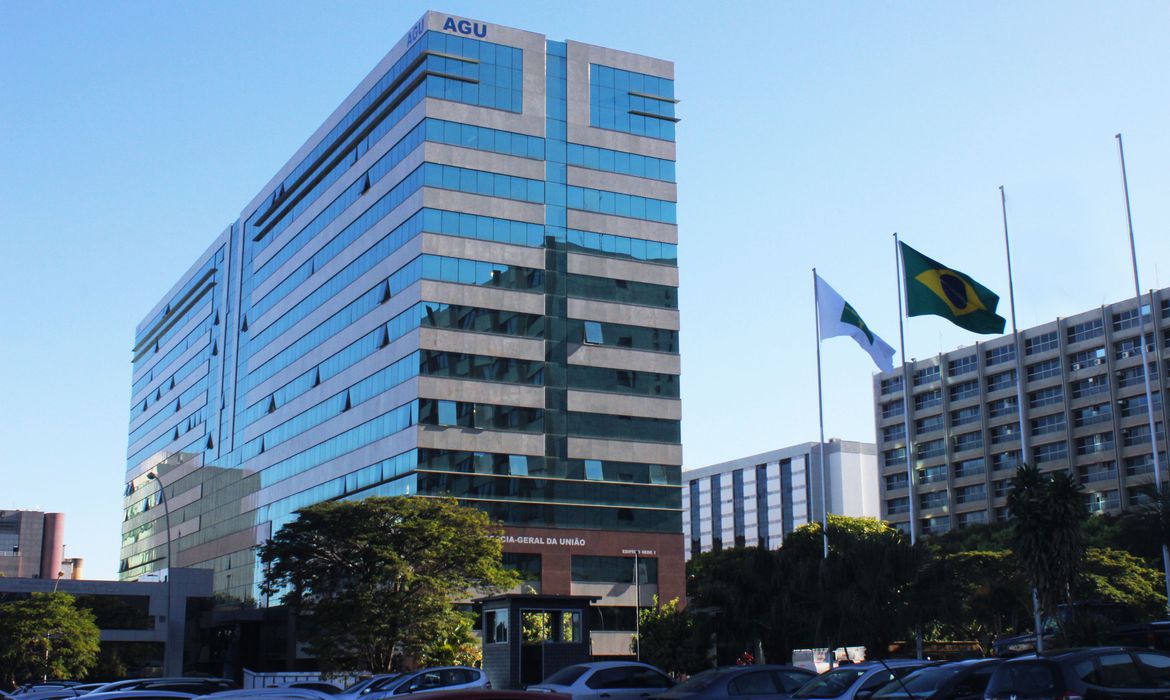 Política MT AGU cobra R$ 100 milhões de financiadores de atos golpistas