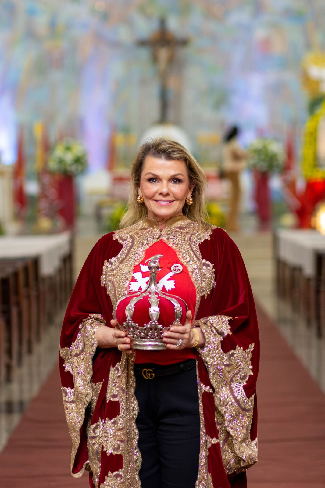 Cibelle Borjikian é coroada Imperatriz da tradicional festa Senhor Bom Jesus de Cuiabá