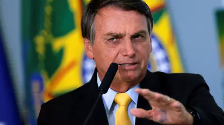 Hospital afirma que presidente Brasil Jair Bolsonaro passou por avaliação clínica e seguirá internado