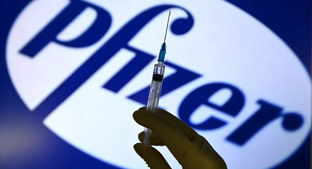 A vacina contra COVID-19 desenvolvida pela Pfizer e BioNTech recebeu a aprovação final da Agência de Alimentos e Medicamentos (FDA, na sigla em inglês) dos EUA.