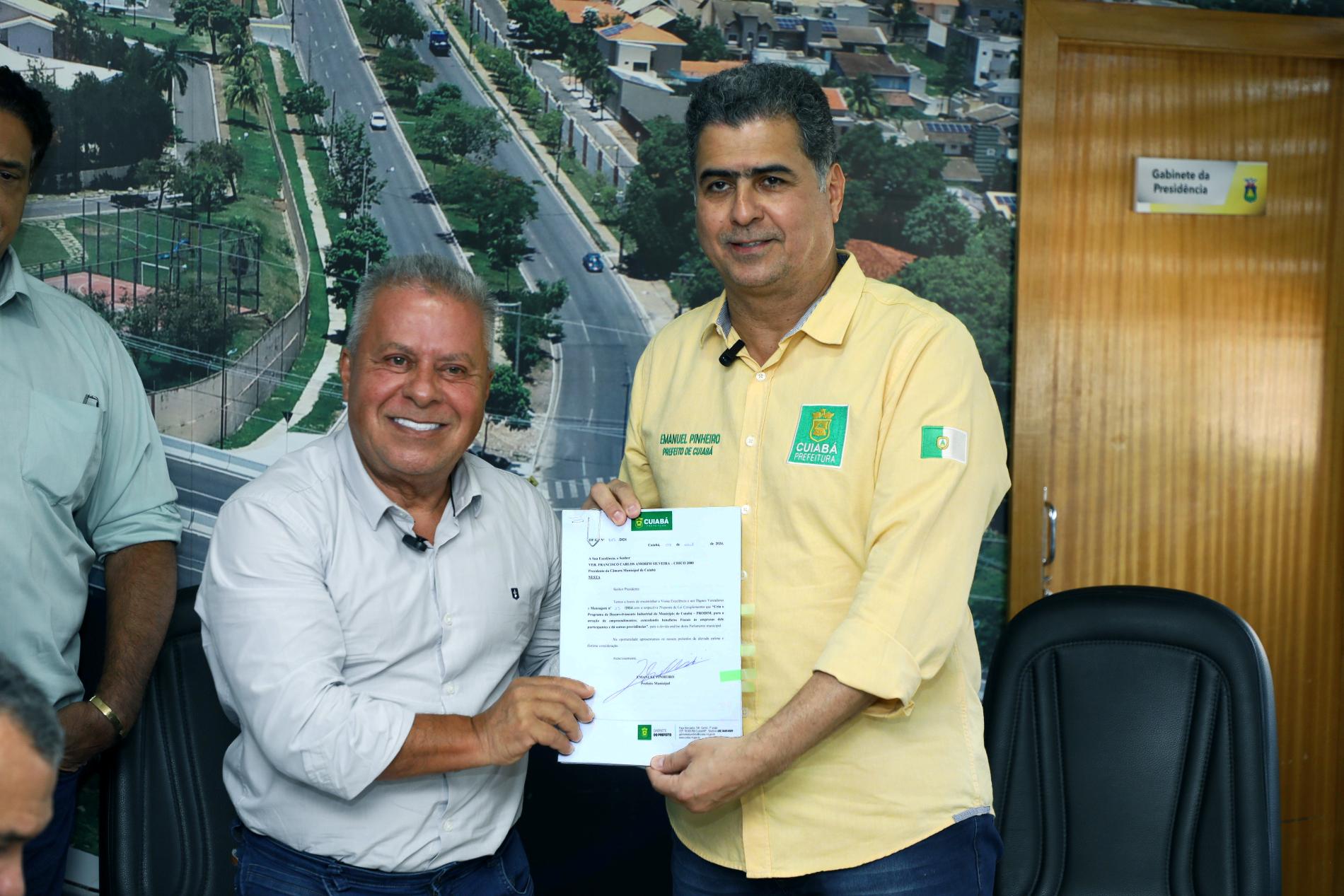 Prefeito entrega à Câmara o novo Plano Diretor, Plano de Mobilidade Urbana e proposta de criação de um Distrito Industrial Municipal