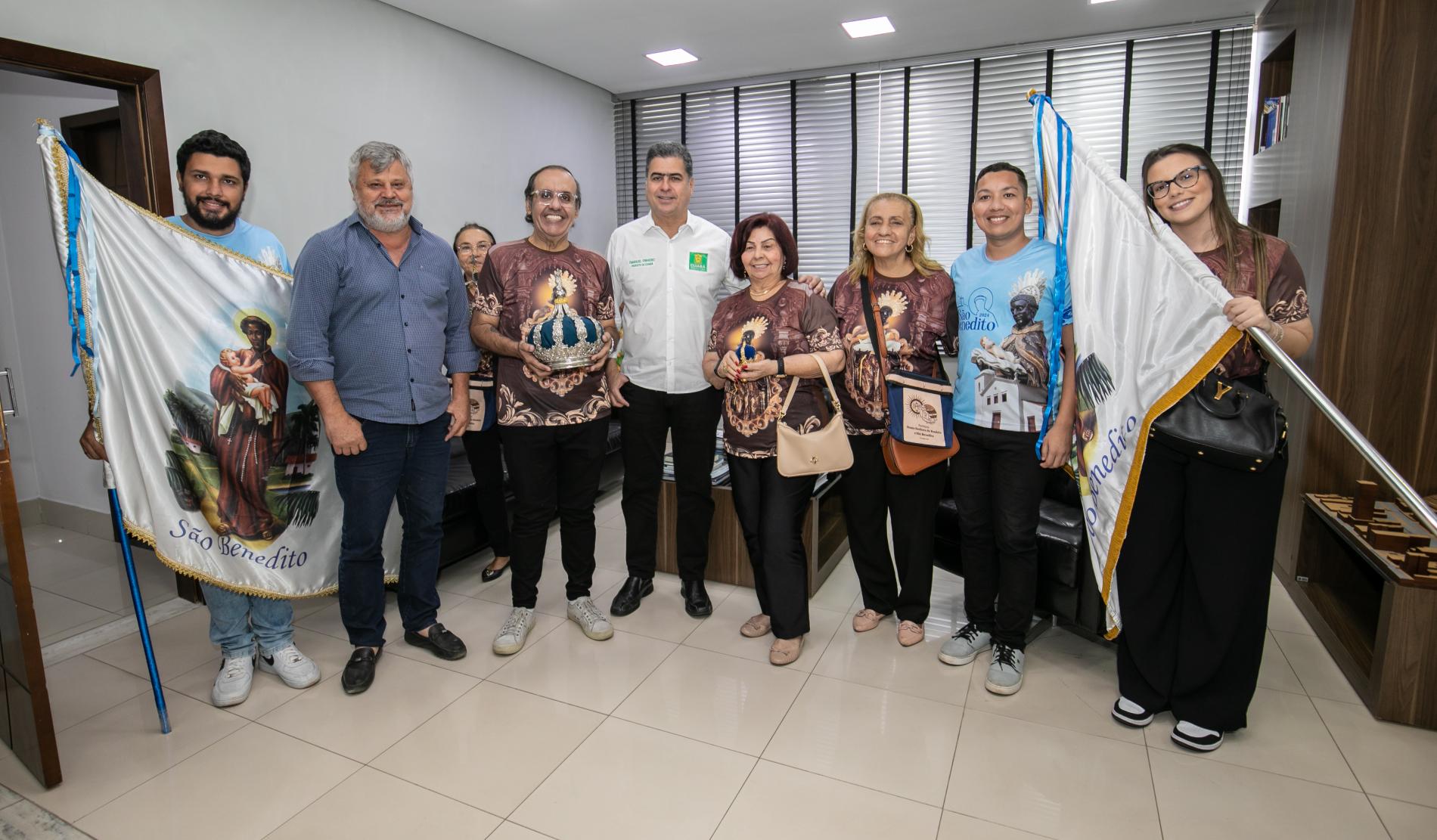 Prefeito de Cuiabá recebe rei e rainha da tradicional festa de São Benedito 2024