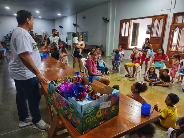 CÂMARA MUNICIPAL DE CUIABÁ Projeto Florescer leva dignidade à crianças carentes de Cuiabá C