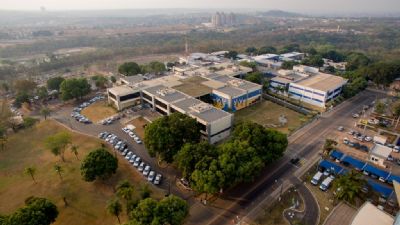 Governador de mato grosso decreta ponto facultativo na sexta-feira