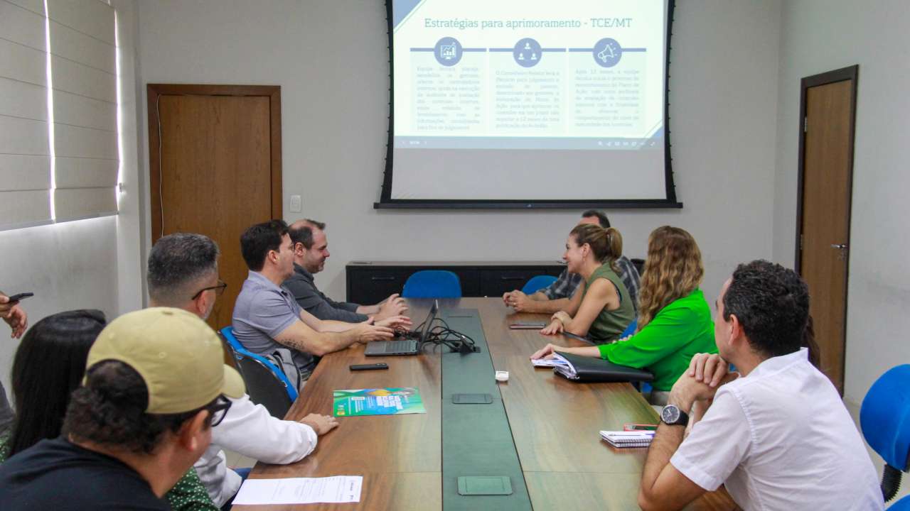 Várzea Grande e TCE-MT alinham ações para aprimorar gestão de medicamentos e de insumos