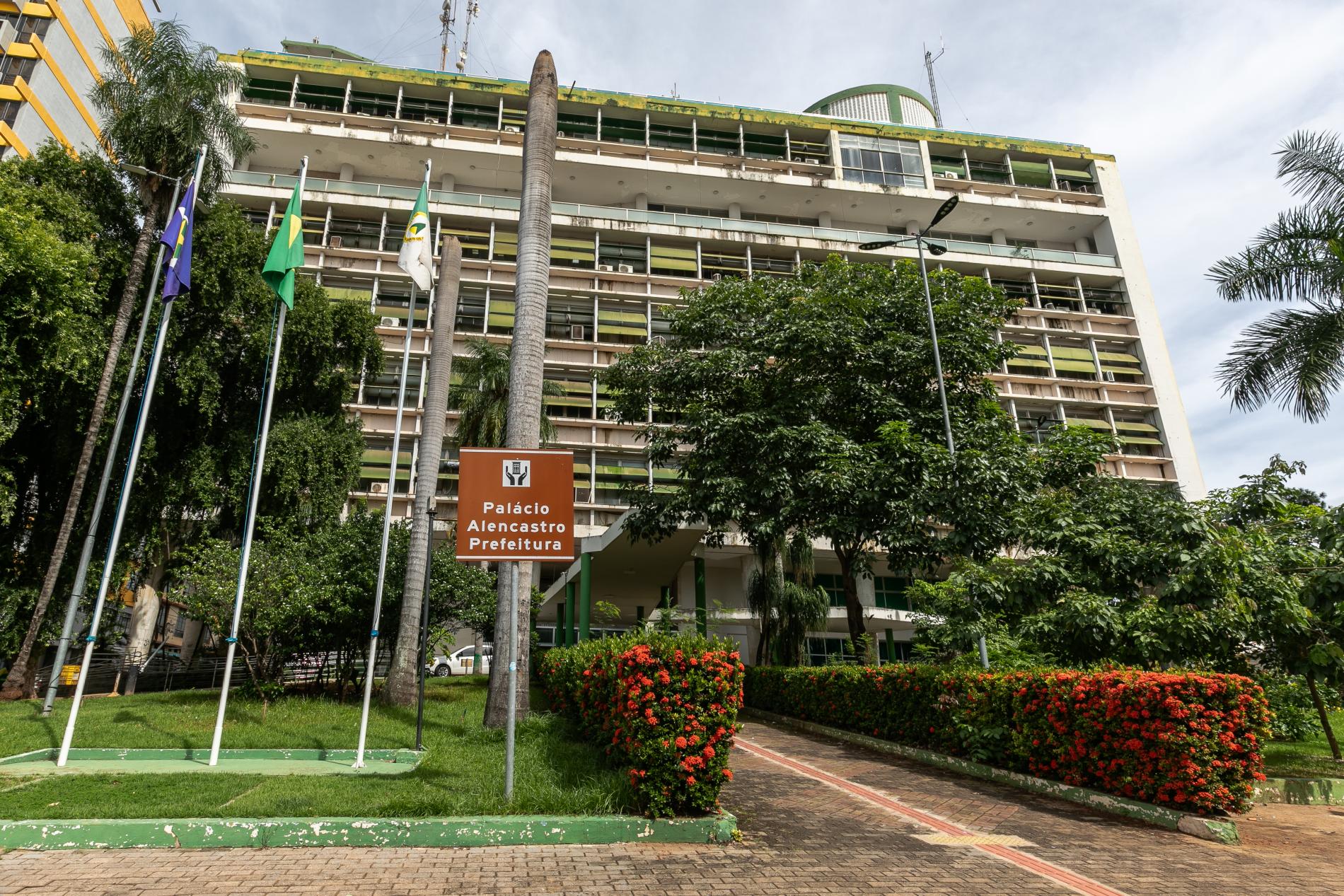 Prefeitura paga aposentados, pensionistas e injeta R$ 25 milhões na economia