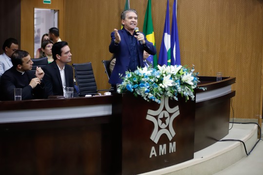Sérgio Ricardo destaca parceria com AMM nos 42 anos da entidade