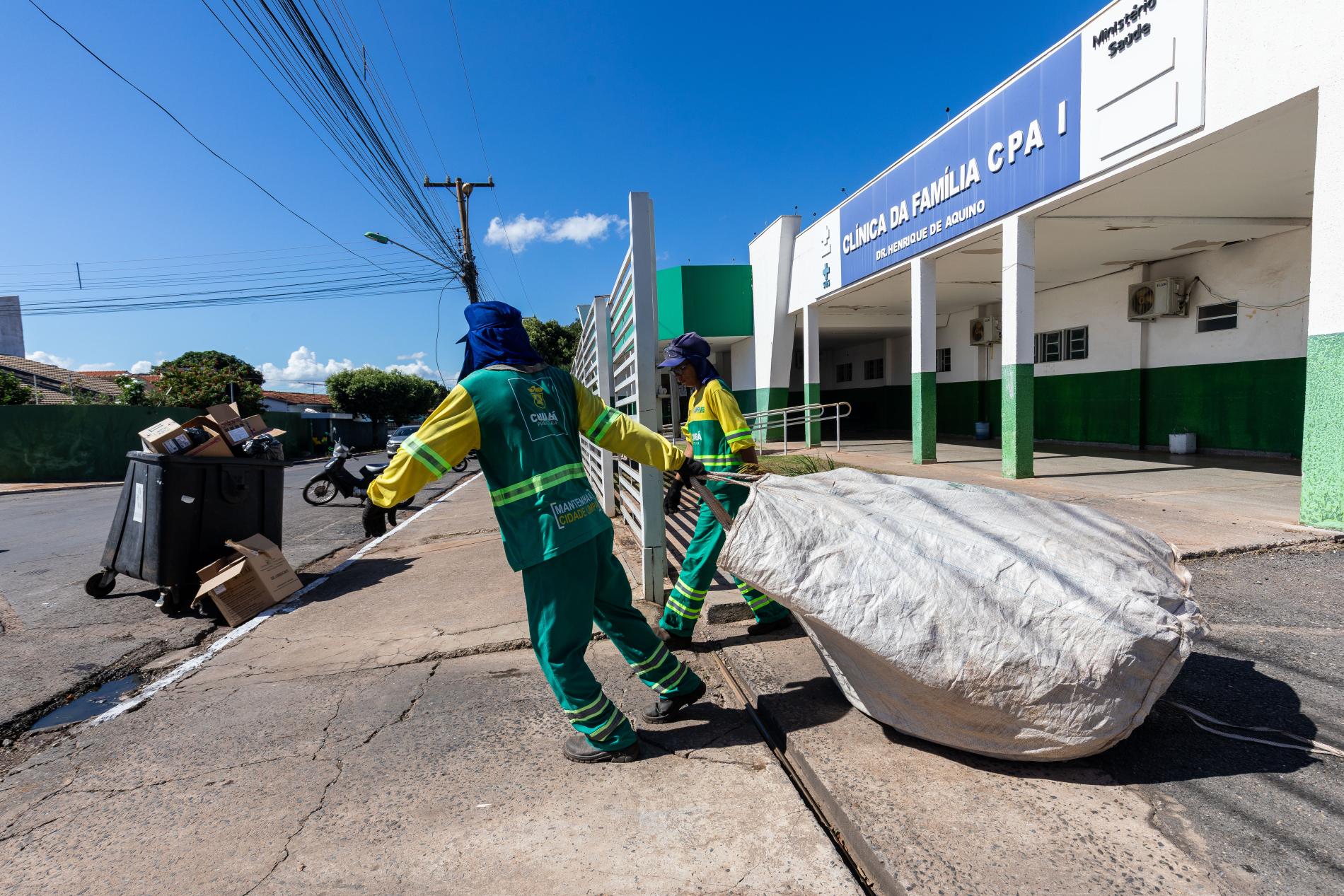 Mutirão de limpeza prepara unidades básicas de saúde para o Dia D da Vacinação